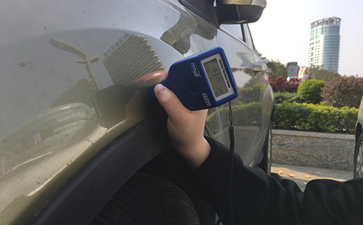 漆膜儀實(shí)測汽車車門